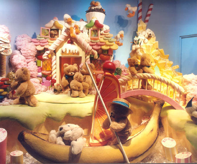 01 Hamleys Sweets Display