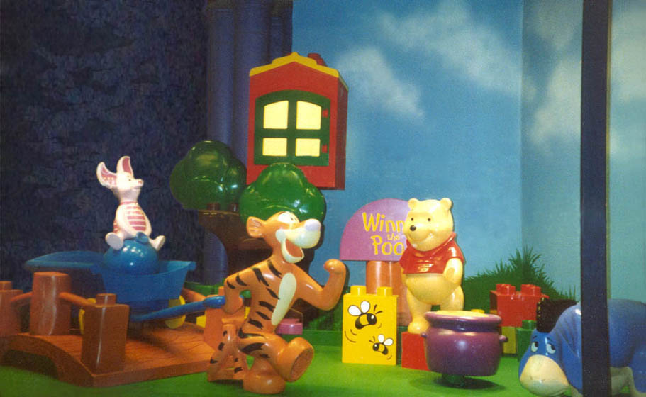 06 Winnie the Pooh and Friends